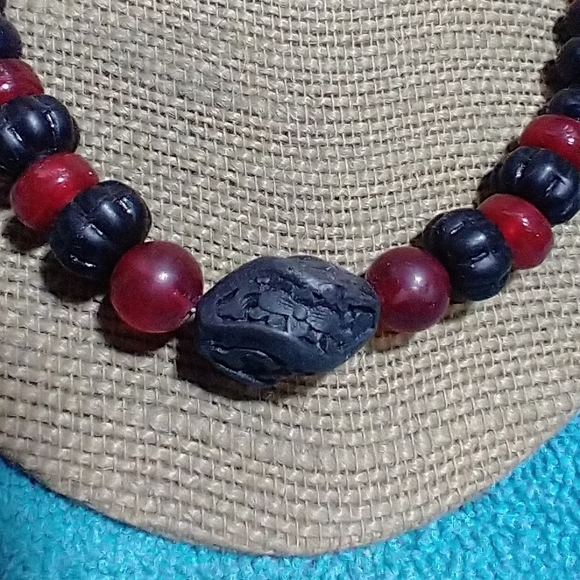 Elegant Black and Red Beaded Necklace intricate detail vintage gothic - Picture 4 of 4